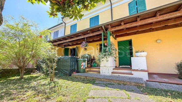 casa indipendente in vendita a Gazzuolo in zona Pomara