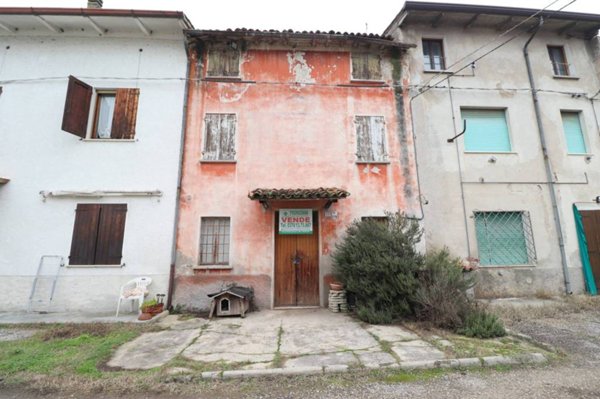 casa indipendente in vendita a Goito in zona Marsiletti