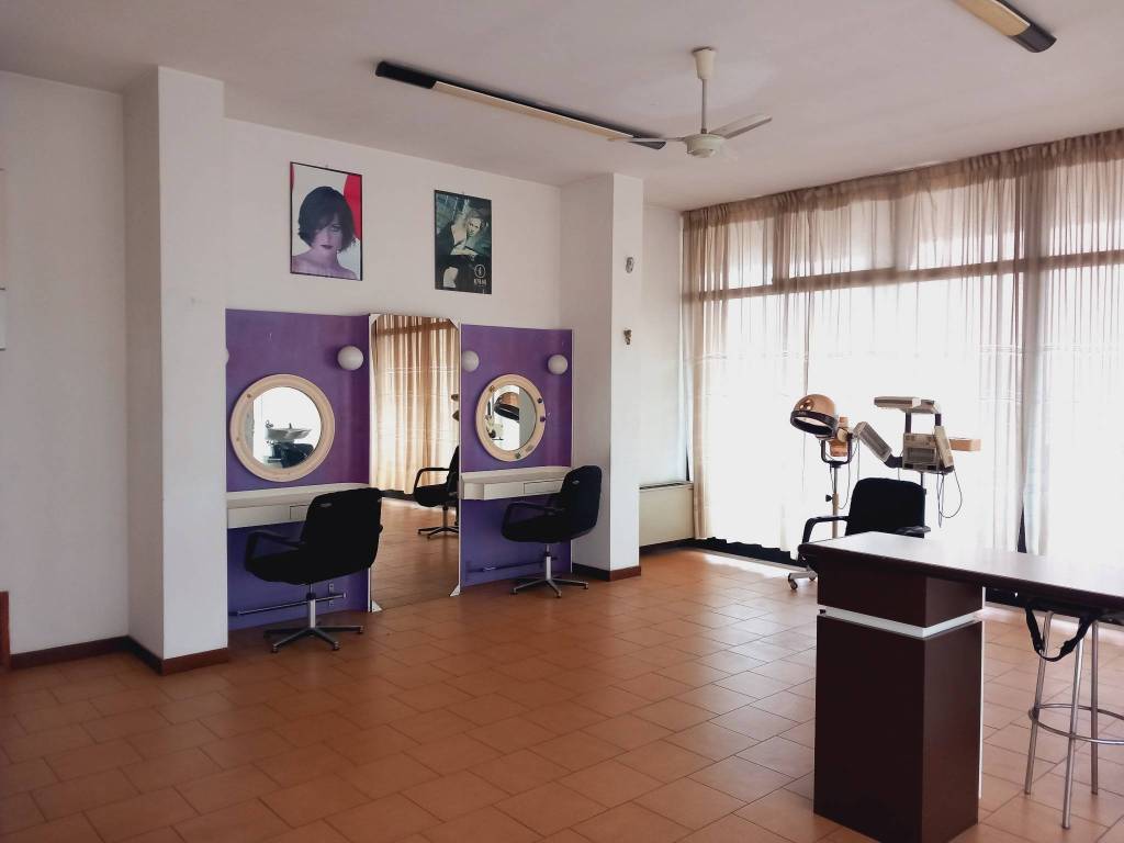 negozio in vendita a Goito