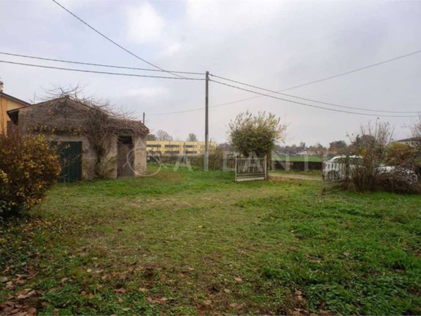 casa indipendente in vendita a Goito