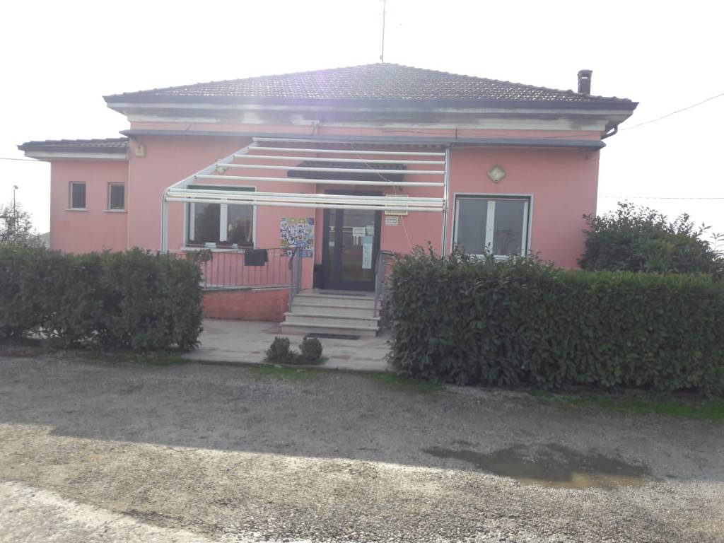 negozio in vendita a Goito