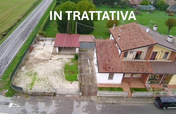 casa indipendente in vendita a Goito