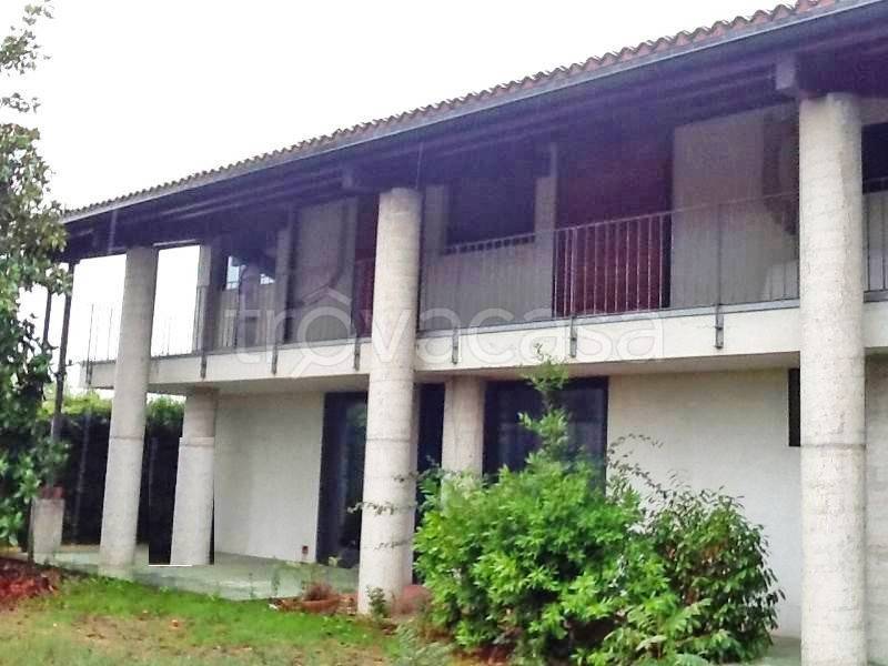 casa indipendente in vendita a Goito