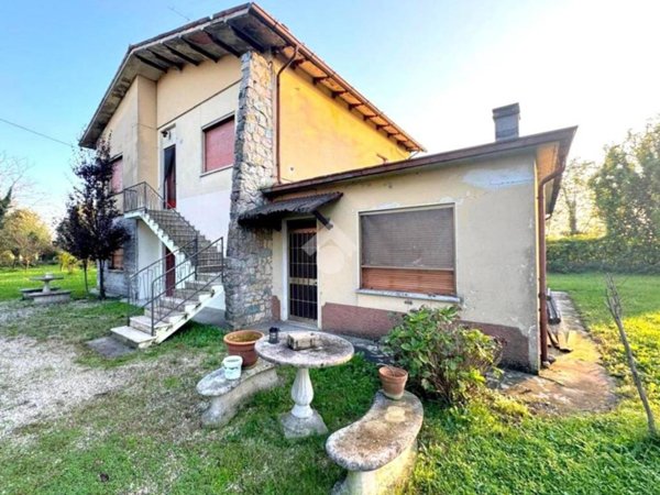 casa indipendente in vendita a Goito in zona Marsiletti