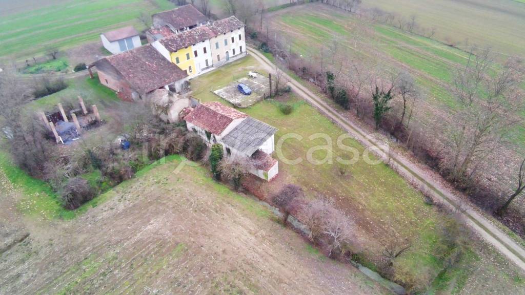 casa indipendente in vendita a Goito