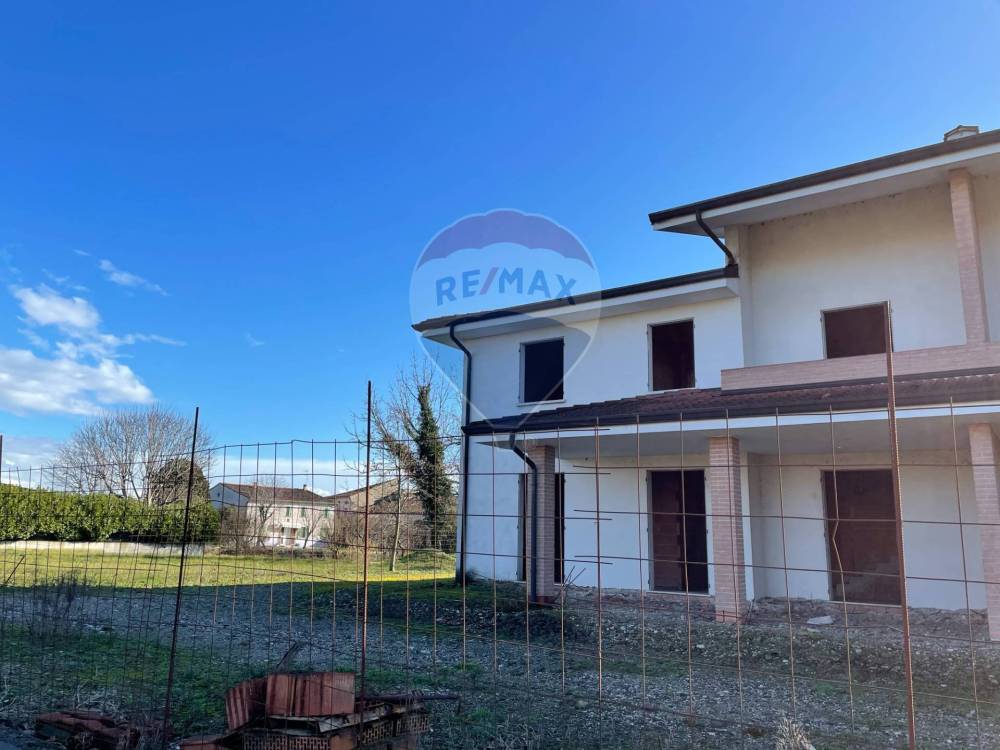 casa indipendente in vendita a Goito