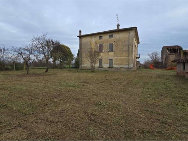 casa indipendente in vendita a Goito