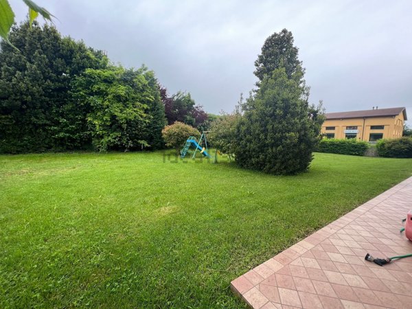 casa indipendente in vendita a Goito