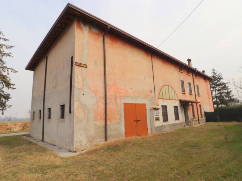 casa indipendente in vendita a Goito