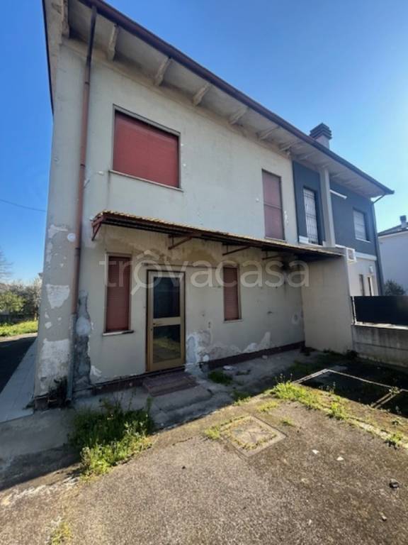 casa indipendente in vendita a Goito in zona Solarolo