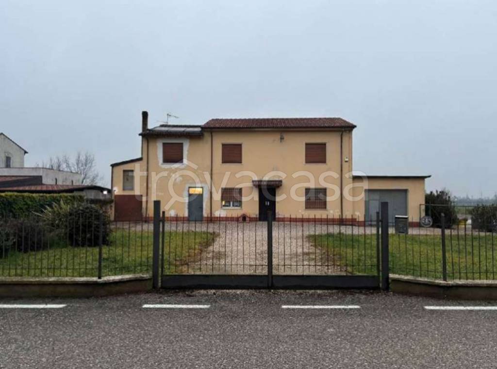 casa indipendente in vendita a Goito in zona Sacca