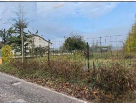 terreno edificabile in vendita a Goito in zona Solarolo