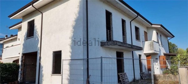 casa indipendente in vendita a Goito