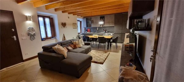 casa indipendente in vendita a Goito