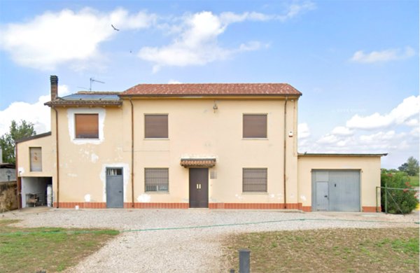 casa indipendente in vendita a Goito in zona Calliera