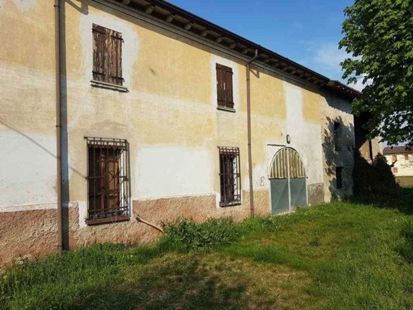 casa indipendente in vendita a Goito