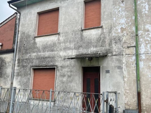 casa indipendente in vendita a Goito in zona Calliera