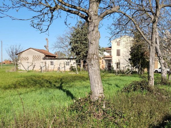 casa indipendente in vendita a Goito