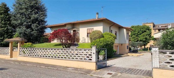 casa indipendente in vendita a Goito