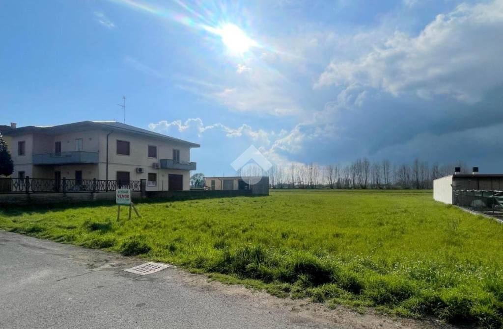 casa indipendente in vendita a Goito