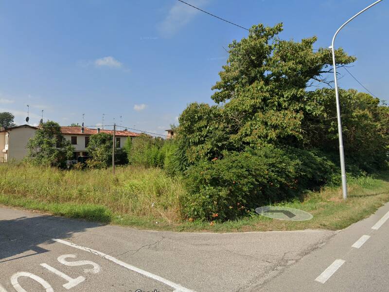 terreno edificabile in vendita a Goito in zona Marsiletti