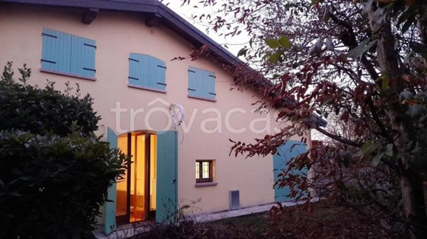casa indipendente in vendita a Goito