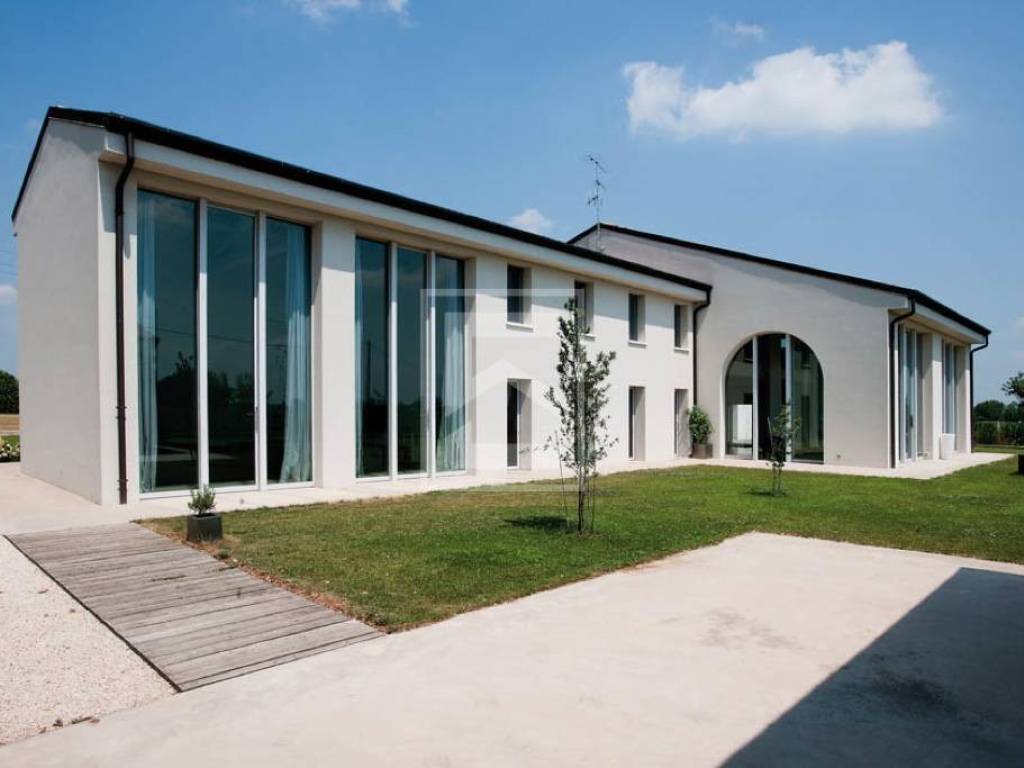 casa indipendente in vendita a Goito