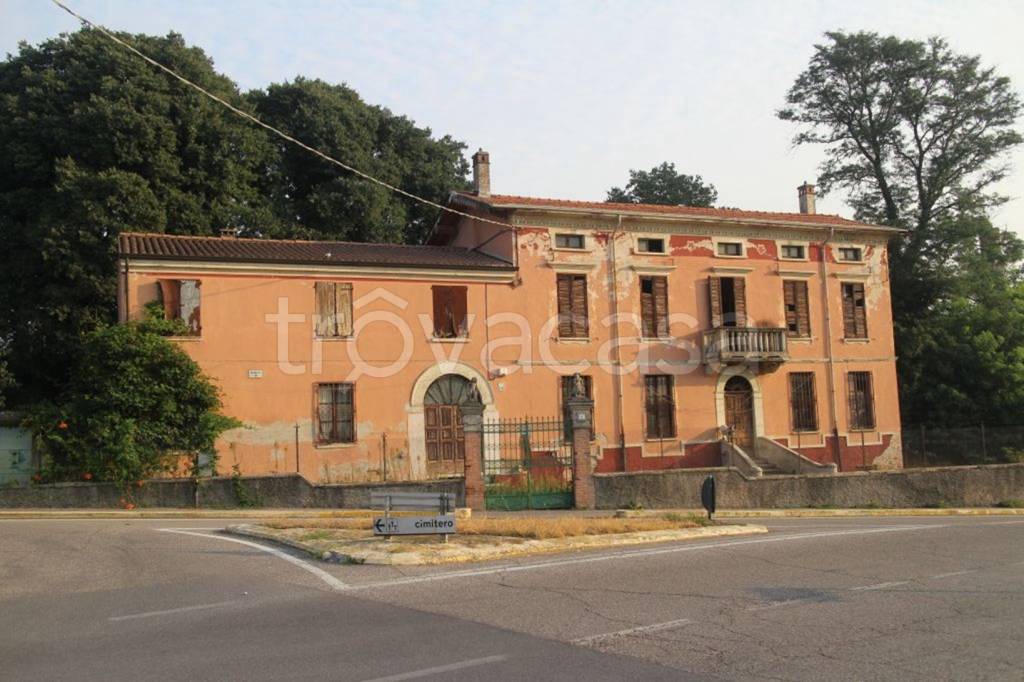 casa indipendente in vendita a Goito