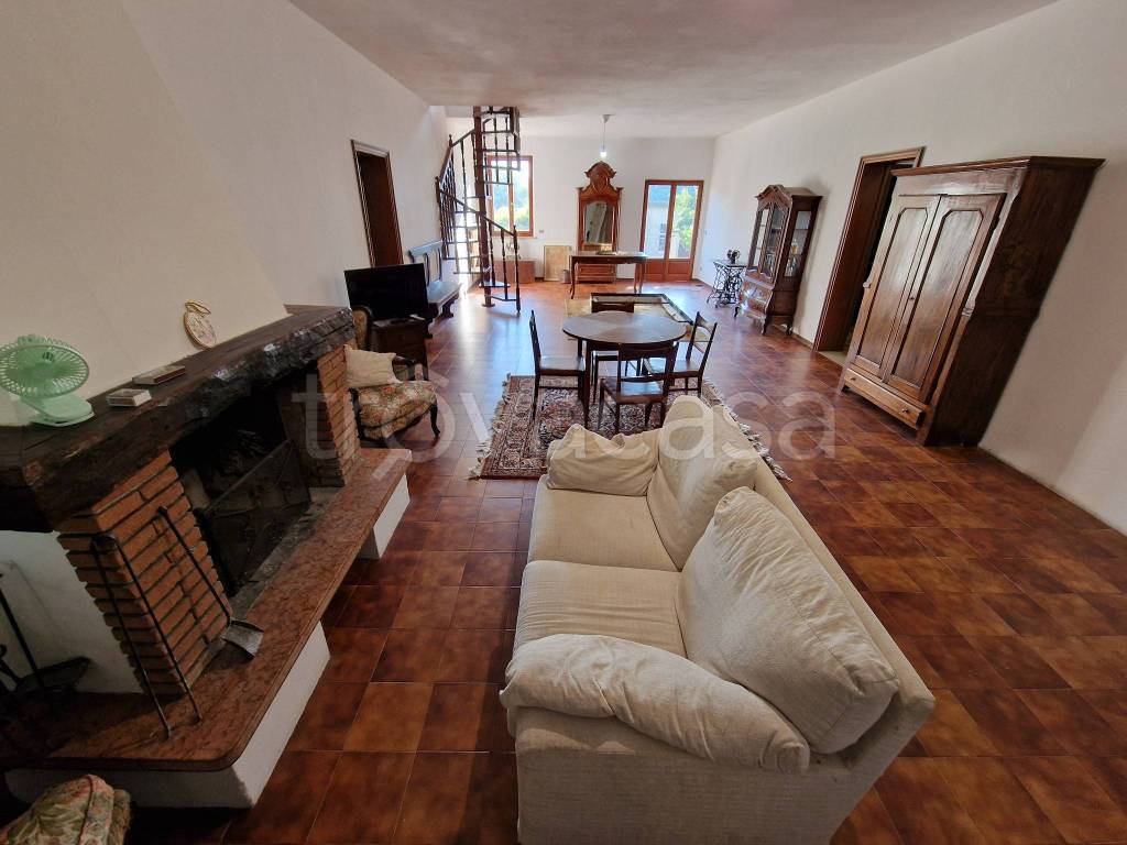 casa indipendente in vendita a Goito in zona Sacca