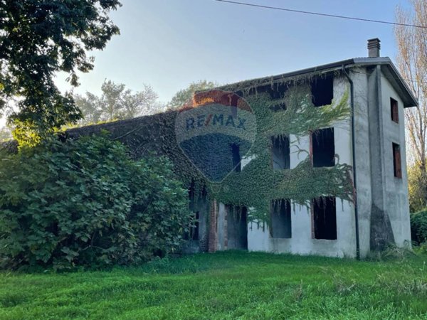 casa indipendente in vendita a Goito