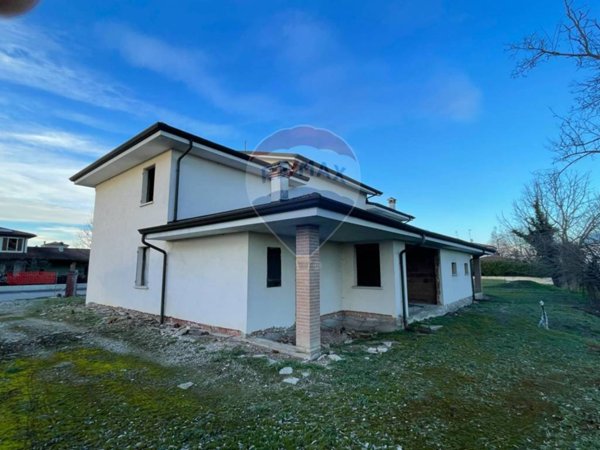 casa indipendente in vendita a Goito