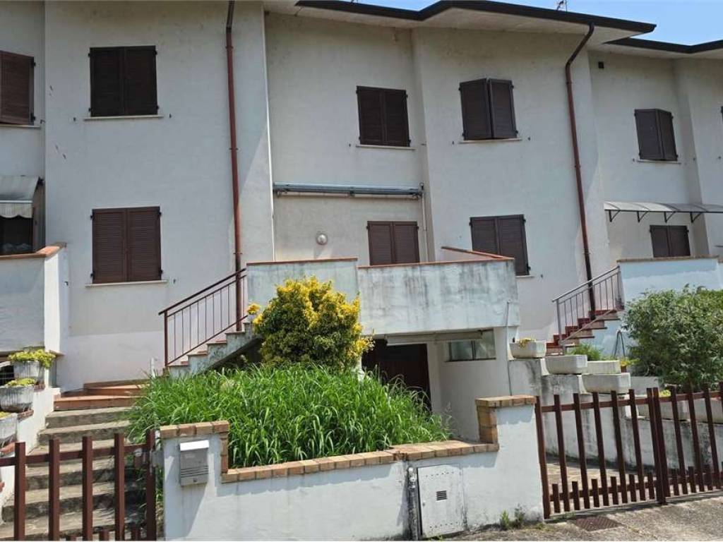 casa indipendente in vendita a Goito