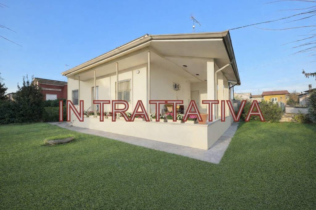 casa indipendente in vendita a Goito in zona Marsiletti
