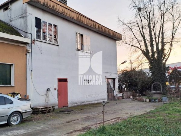 casa indipendente in vendita a Goito