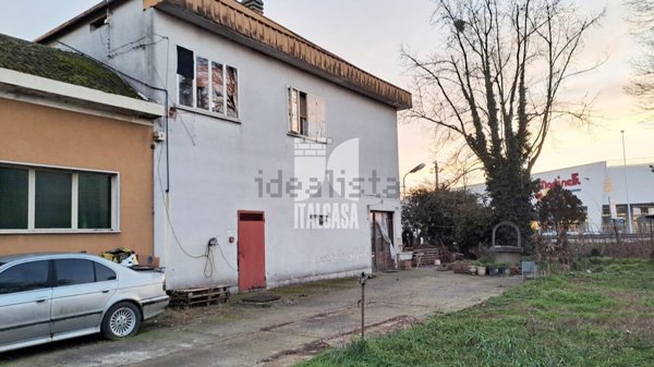 casa indipendente in vendita a Goito