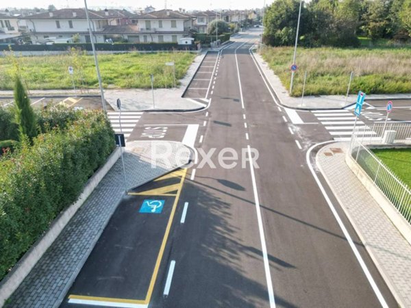 terreno edificabile in vendita a Goito