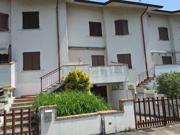 casa indipendente in vendita a Goito