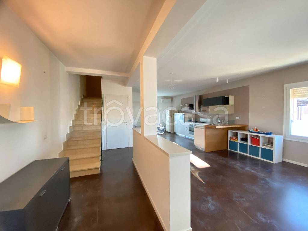 casa indipendente in vendita a Goito