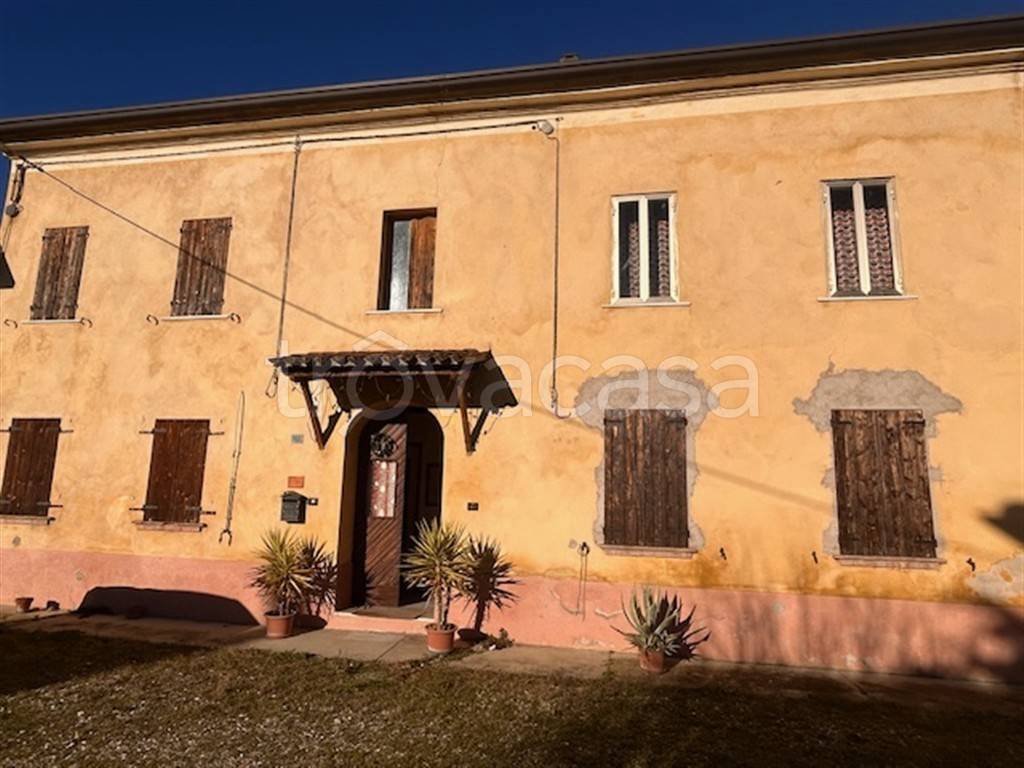 casa indipendente in vendita a Goito in zona Solarolo