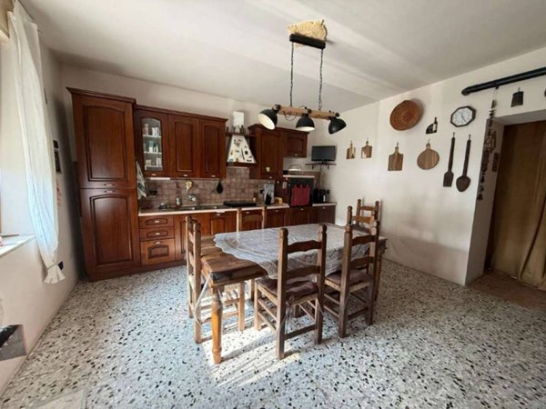 casa indipendente in vendita a Goito
