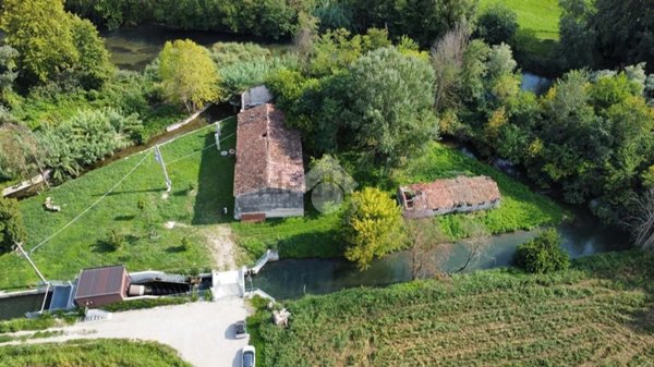 casale in vendita a Goito