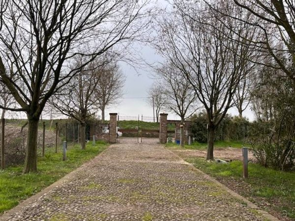 casa indipendente in vendita a Goito in zona Sacca