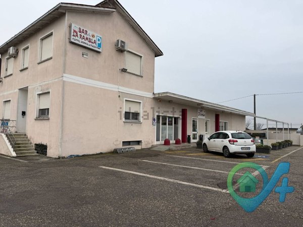negozio in vendita a Goito in zona Cerlongo