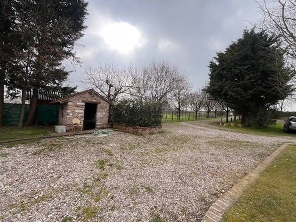 casa indipendente in vendita a Goito
