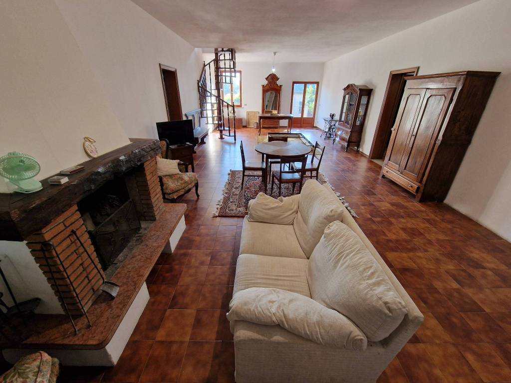 casa indipendente in vendita a Goito