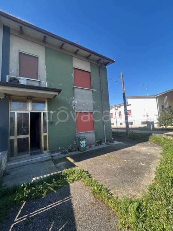casa indipendente in vendita a Goito in zona Solarolo