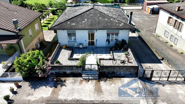 casa indipendente in vendita a Goito