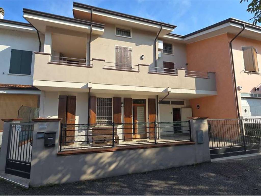 casa indipendente in vendita a Goito in zona Cerlongo