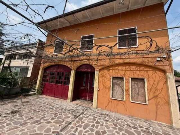 casa indipendente in vendita a Goito