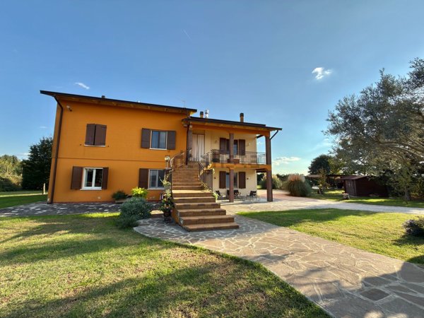 casa indipendente in vendita a Goito